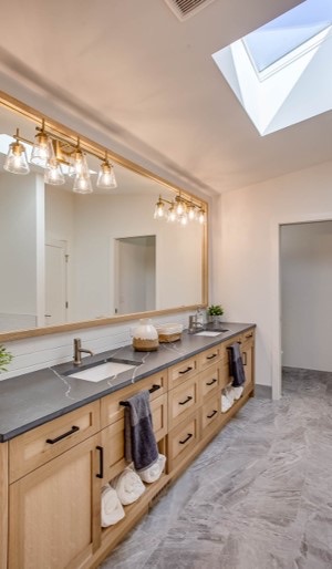 Bathroom side cabinet