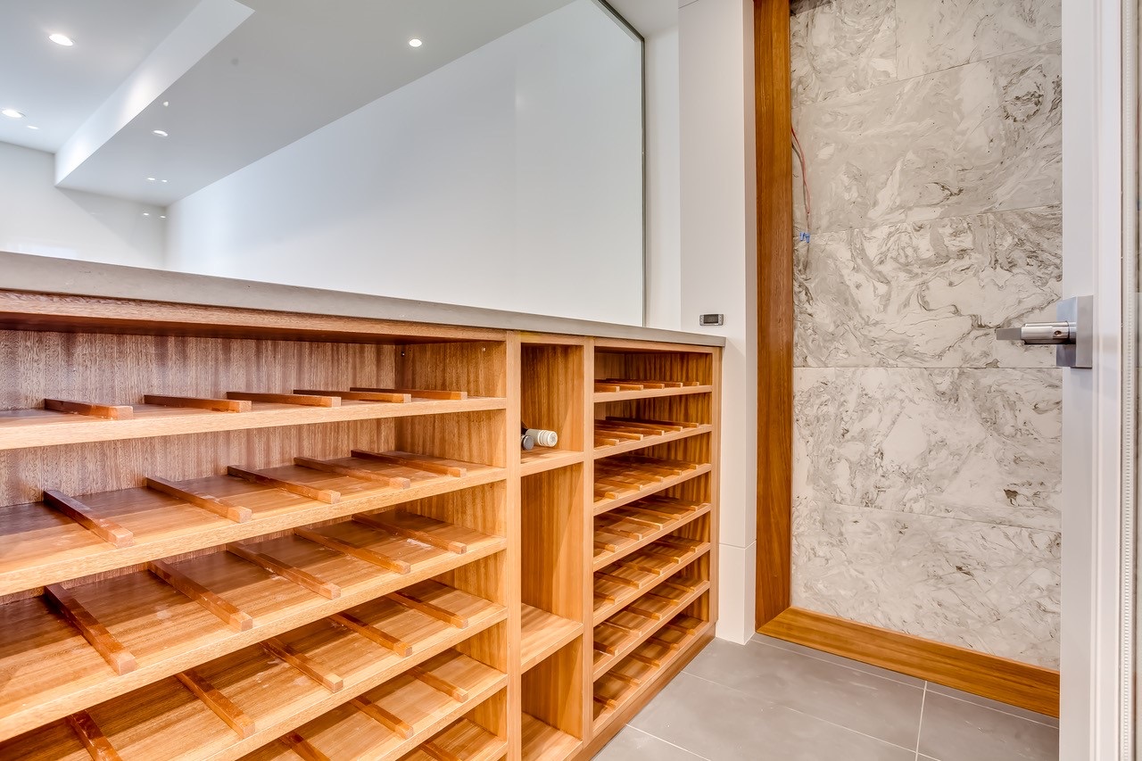 Wine rack front