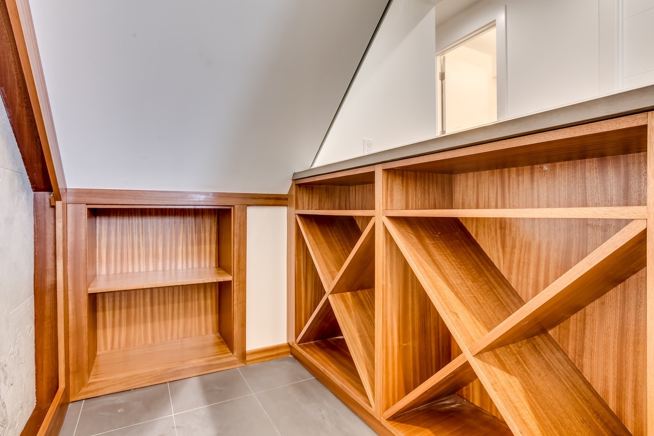 Wine rack side